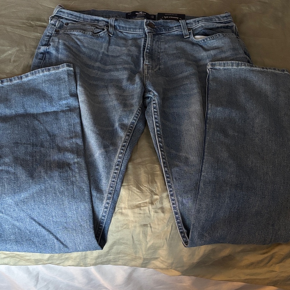 Hollister Men's Light Blue Straight Jeans
